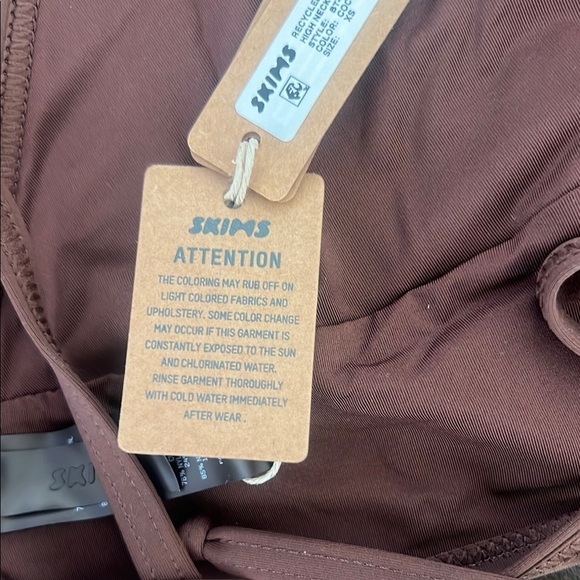 Skims Swim High Neck Top - Picture 4 of 5